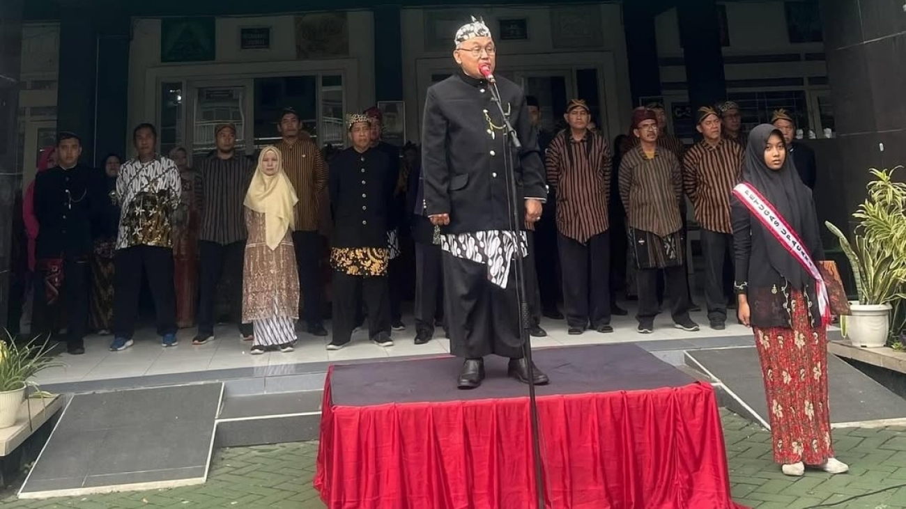 Cover Hari Pendidikan Nasional-2025